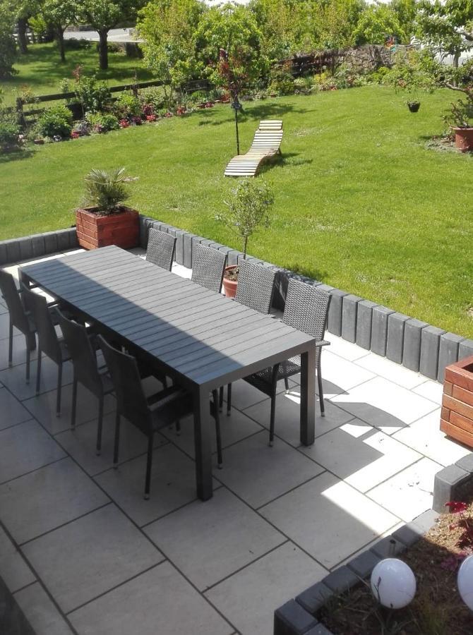 Obere Ferienwohnung Asshoff Zwischen Odenwald, Taubertal Und Bauland Berolzheim Exterior foto